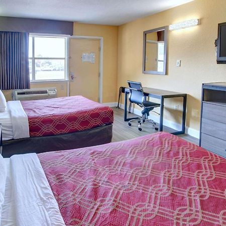 Econo Lodge At Military Circle Norfolk Zewnętrze zdjęcie