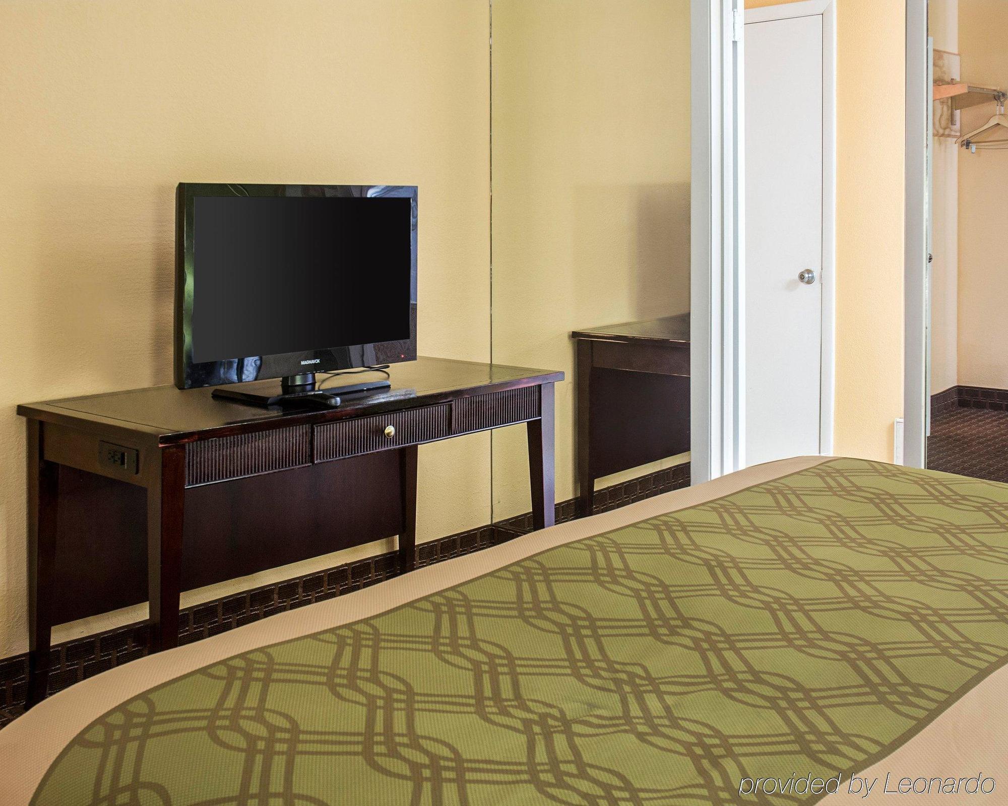 Econo Lodge At Military Circle Norfolk Zewnętrze zdjęcie