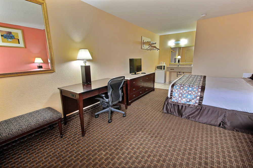 Econo Lodge At Military Circle Norfolk Zewnętrze zdjęcie
