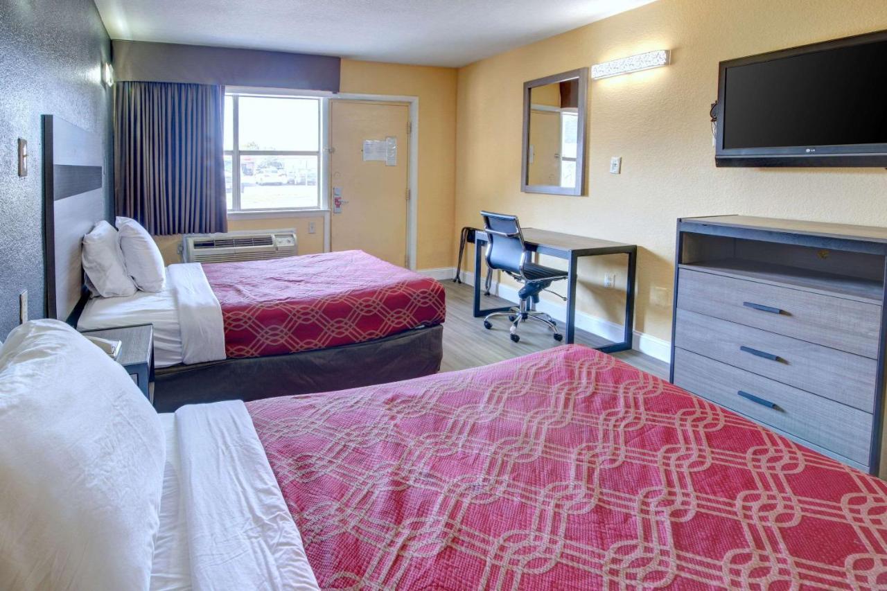 Econo Lodge At Military Circle Norfolk Zewnętrze zdjęcie