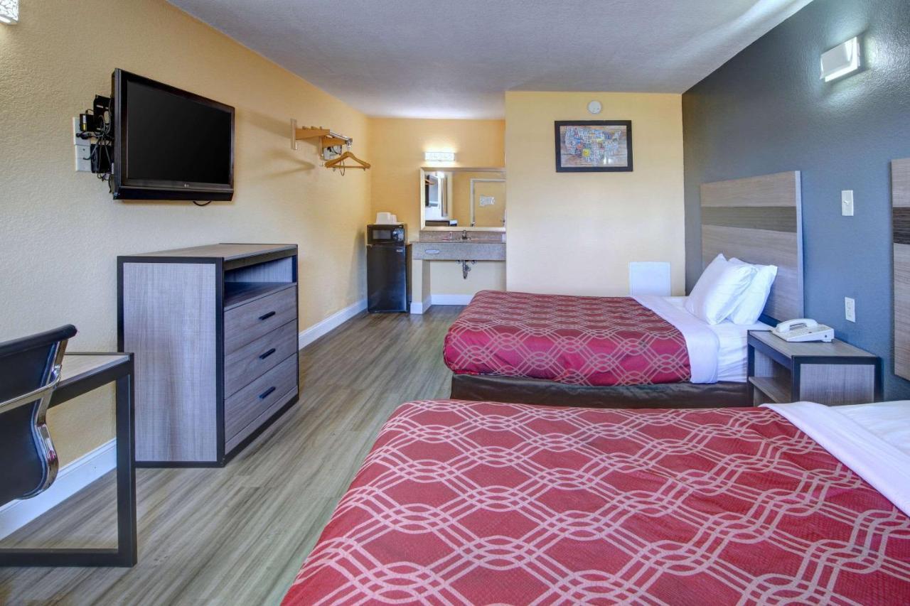 Econo Lodge At Military Circle Norfolk Zewnętrze zdjęcie