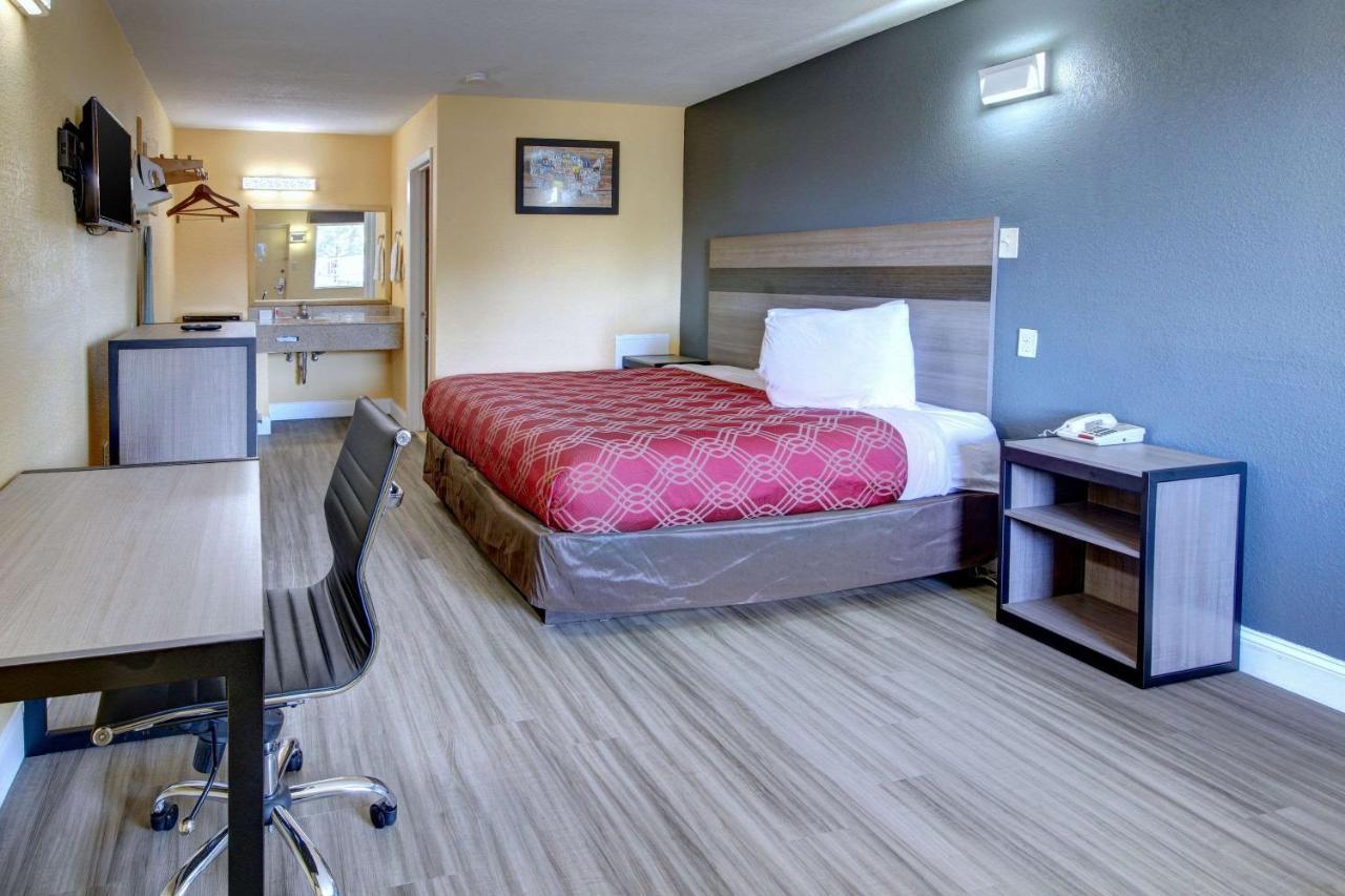 Econo Lodge At Military Circle Norfolk Zewnętrze zdjęcie