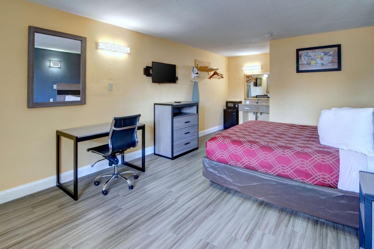 Econo Lodge At Military Circle Norfolk Zewnętrze zdjęcie