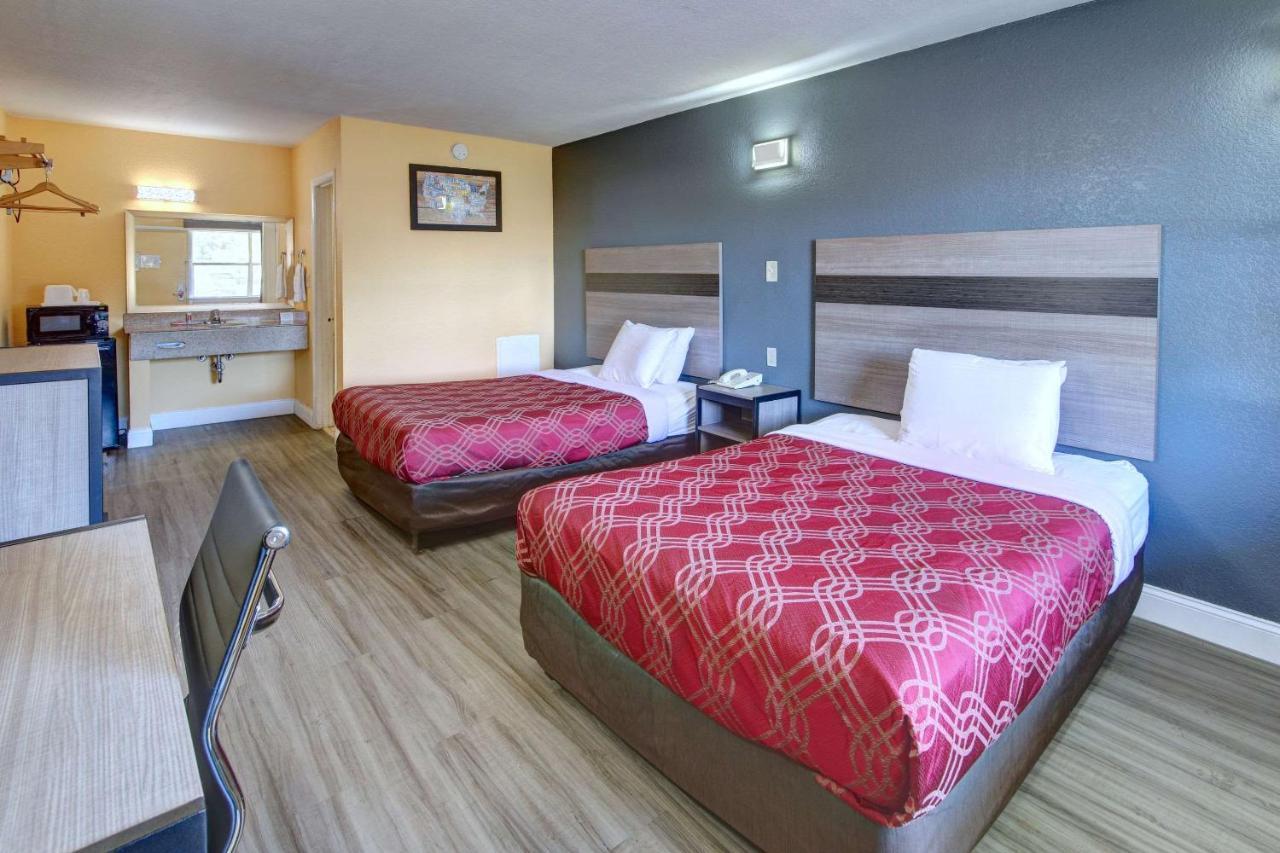 Econo Lodge At Military Circle Norfolk Zewnętrze zdjęcie